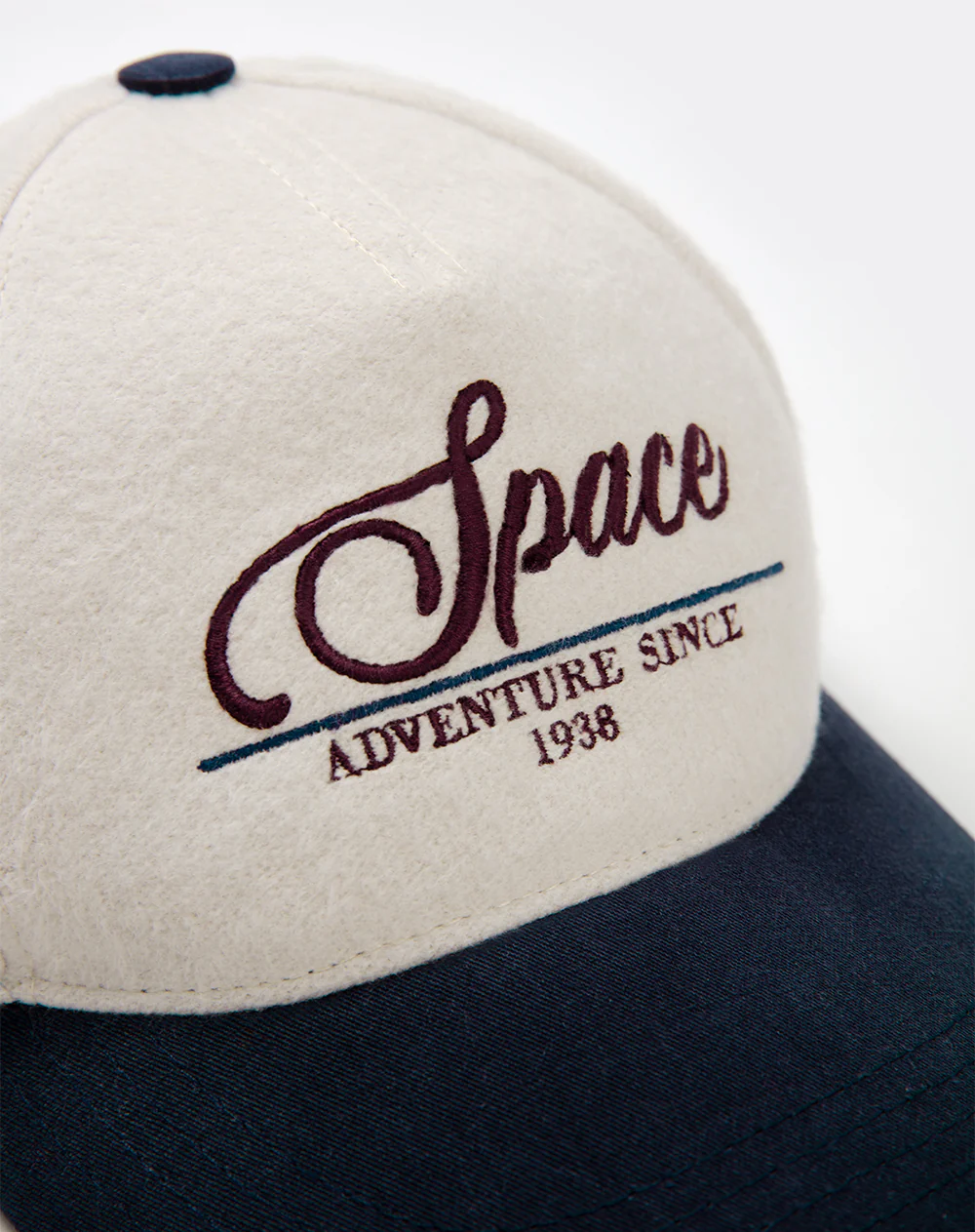 Gorra bordada beige unisex - Image 2