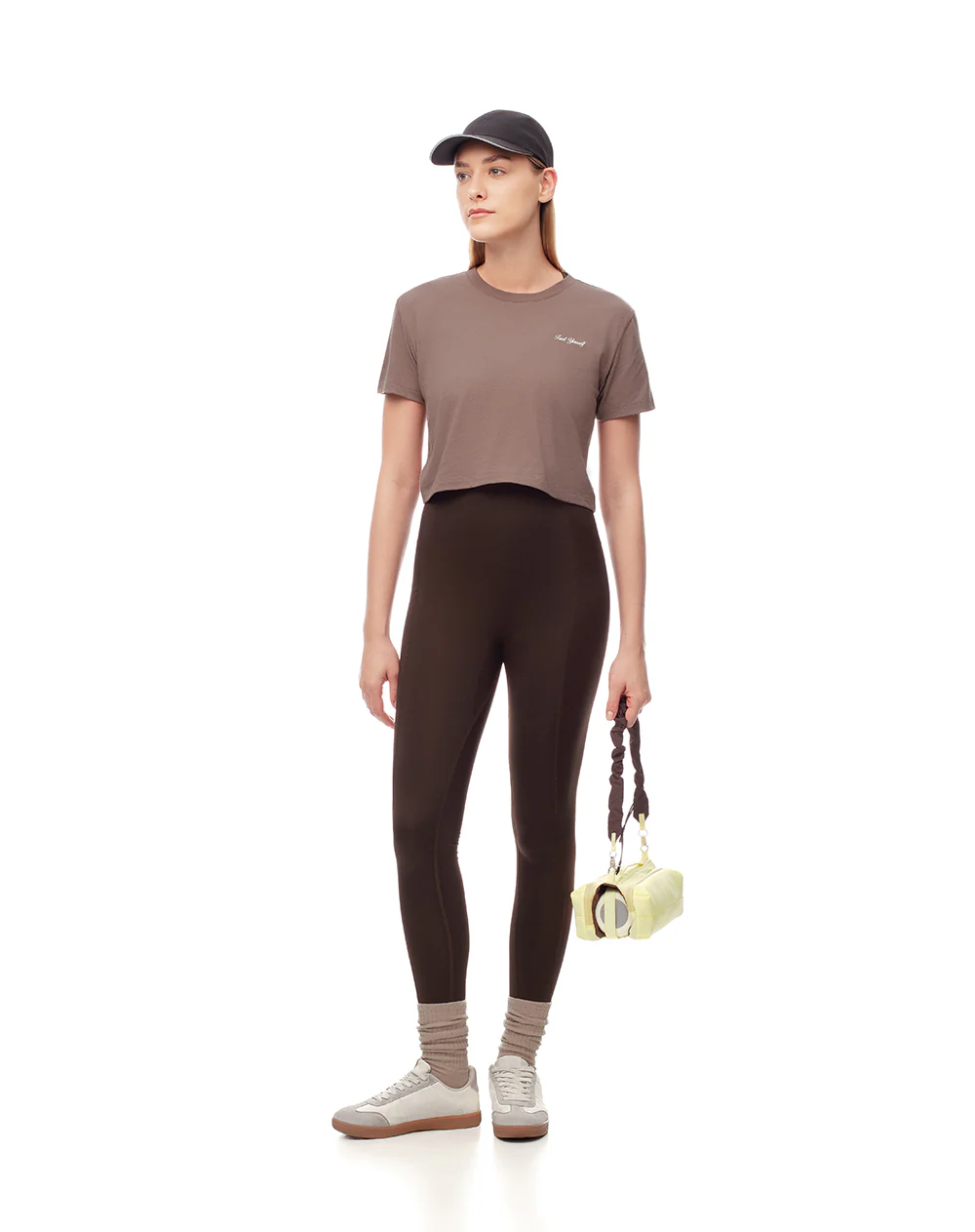 Camiseta crop regular algodón café mujer - Image 4