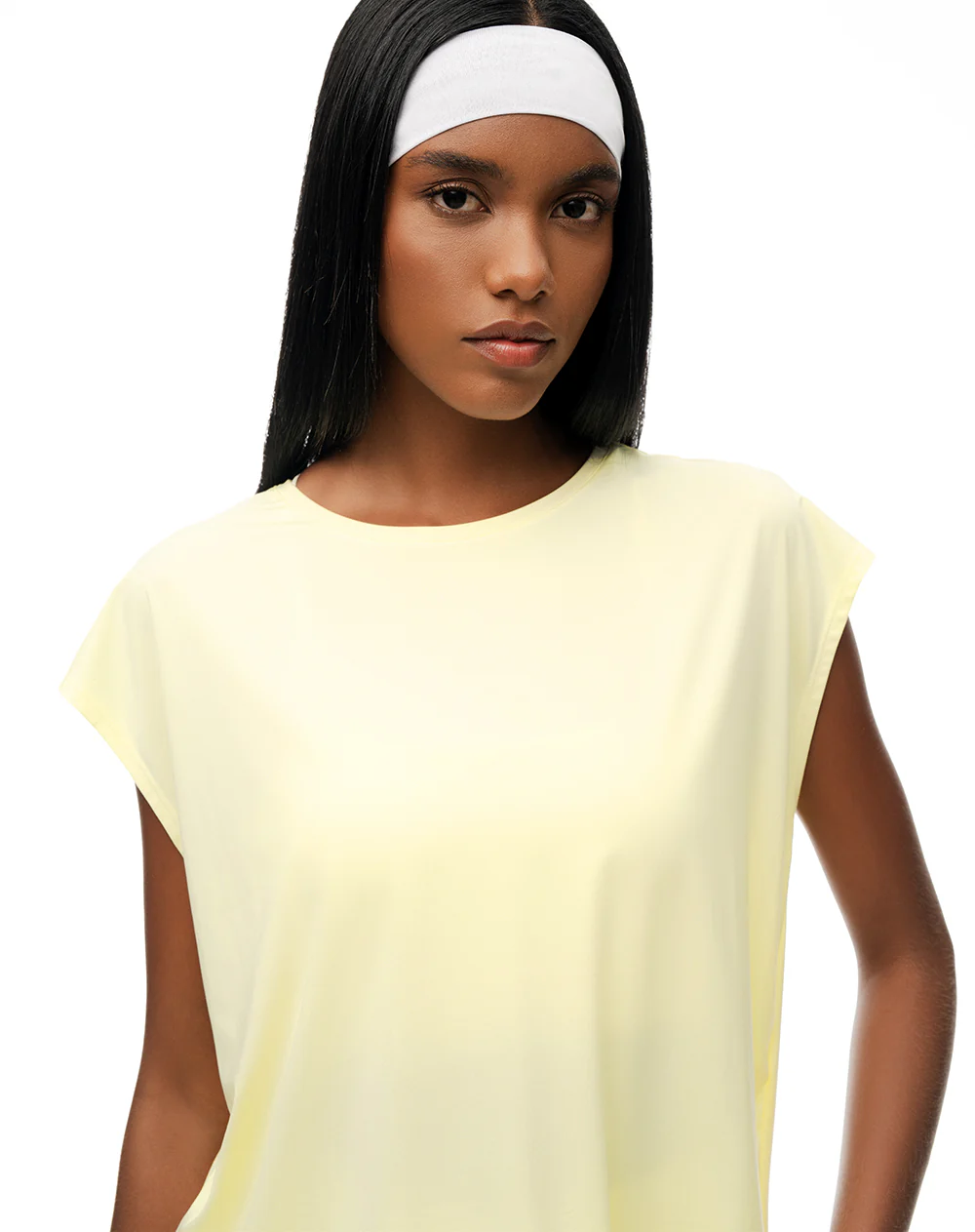 Camiseta deportiva secado rápido amarilla mujer - Image 3