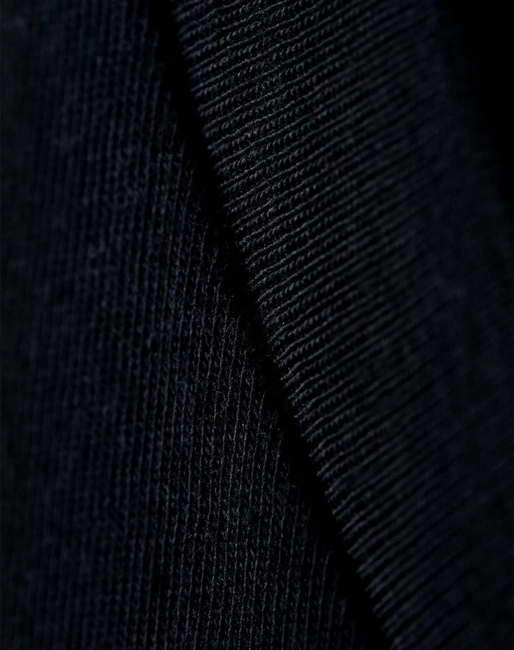 Camiseta regular negra hombre - Image 6