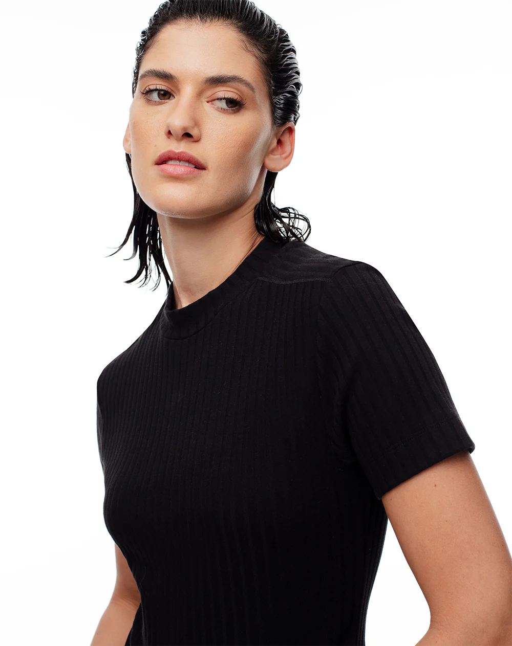 Camiseta crop slim algodón negra mujer - Image 3