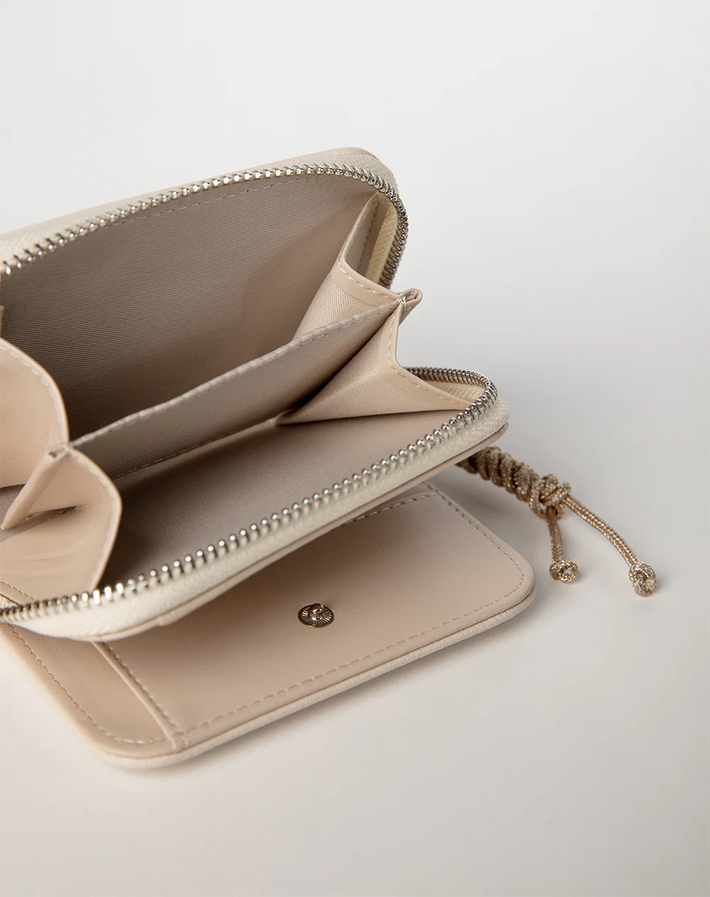 Billetera pequeña beige - Image 4