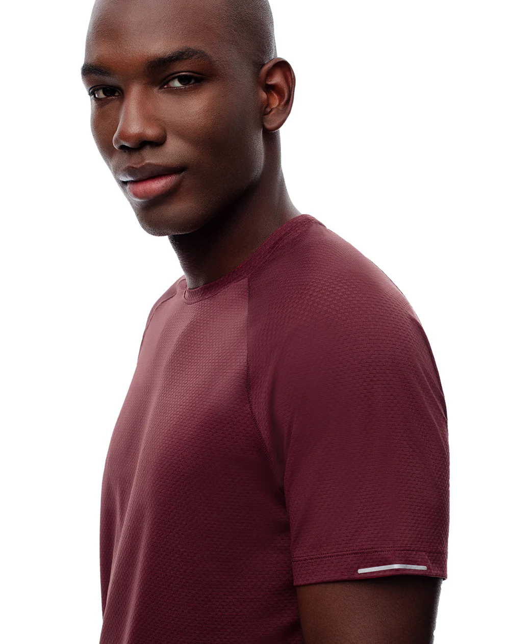Camiseta deportiva control humedad vinotinto hombre - Image 4