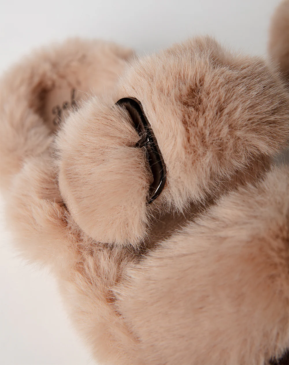 Pantuflas peluche beige mujer - Image 4