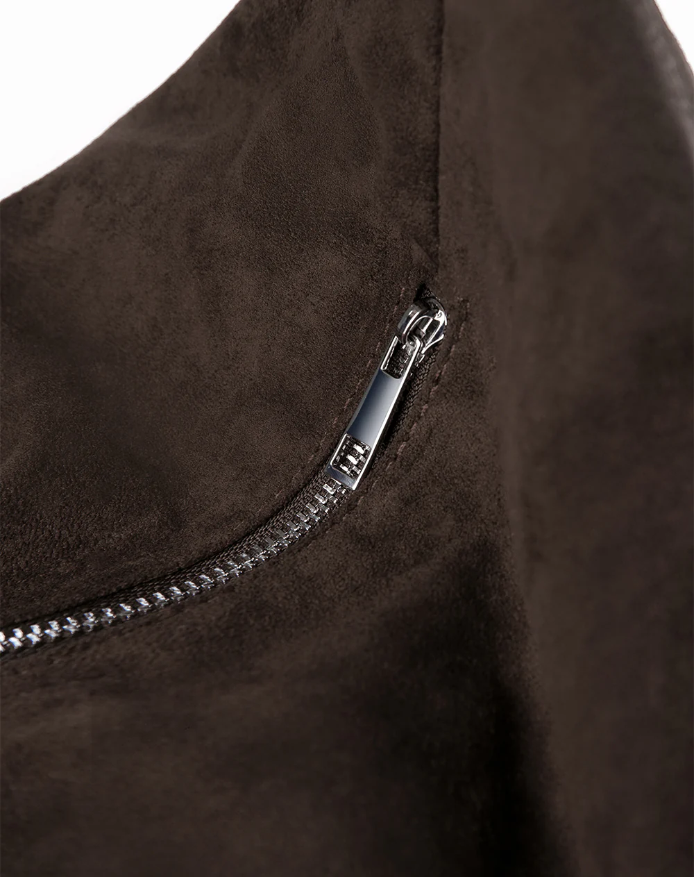 Bolso hobo tipo gamuza café mujer - Image 3