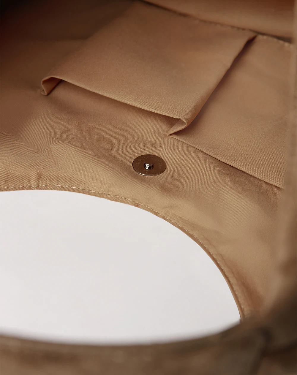 Bolso hobo tipo gamuza café - Image 5