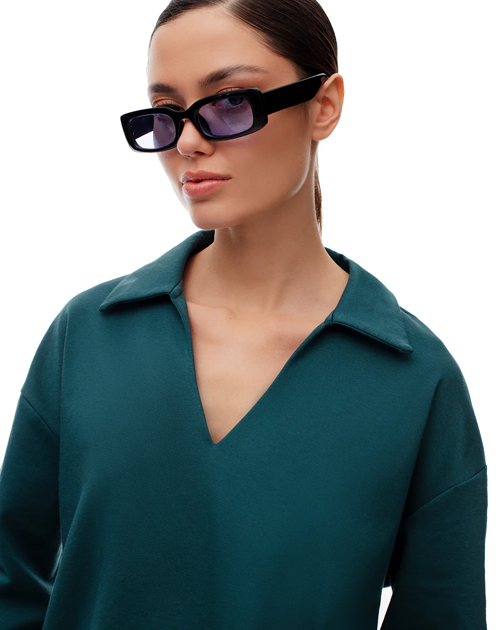Camibuzo tipo polo oversize verde mujer - Image 4