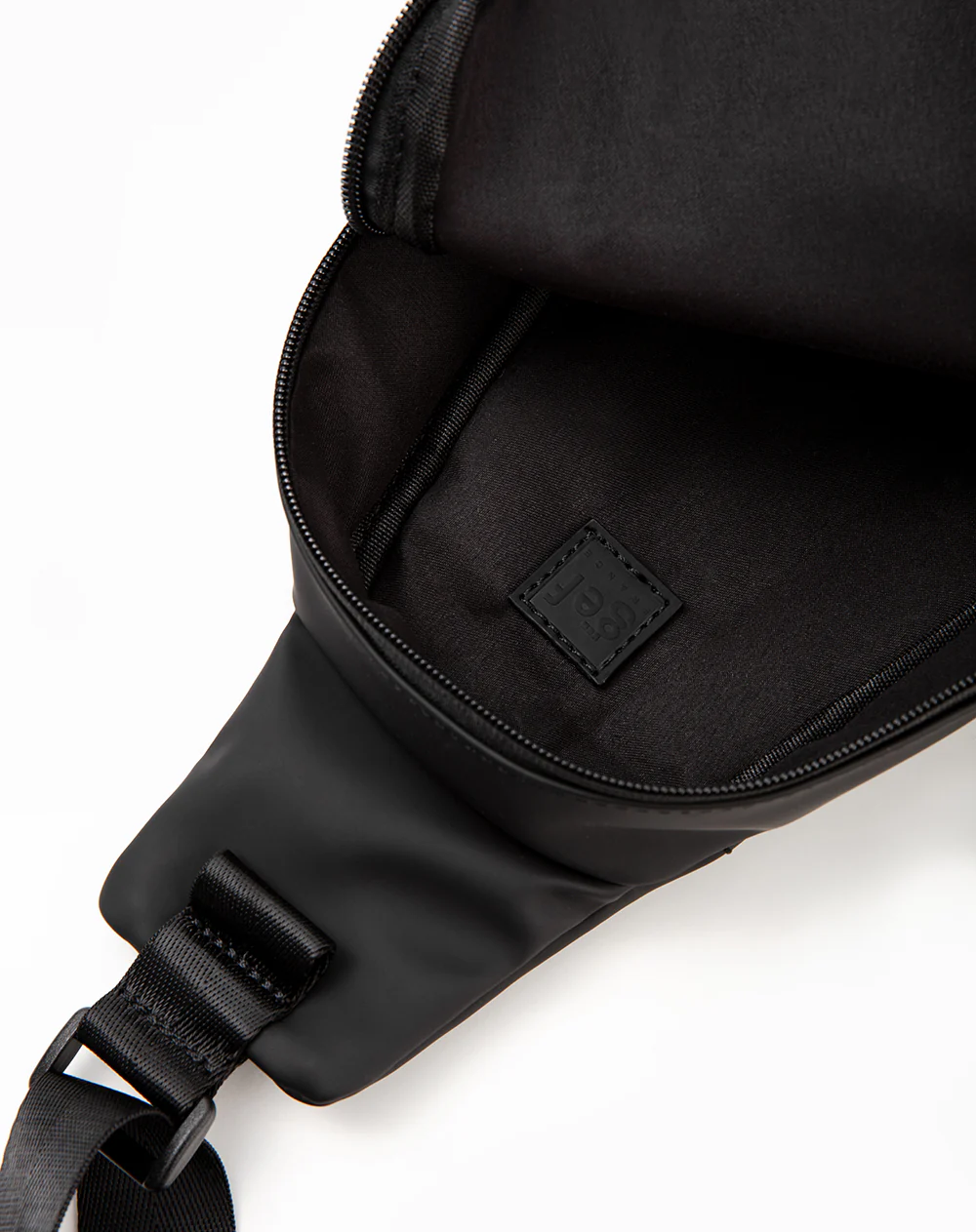 Bolso sling negro - Image 5