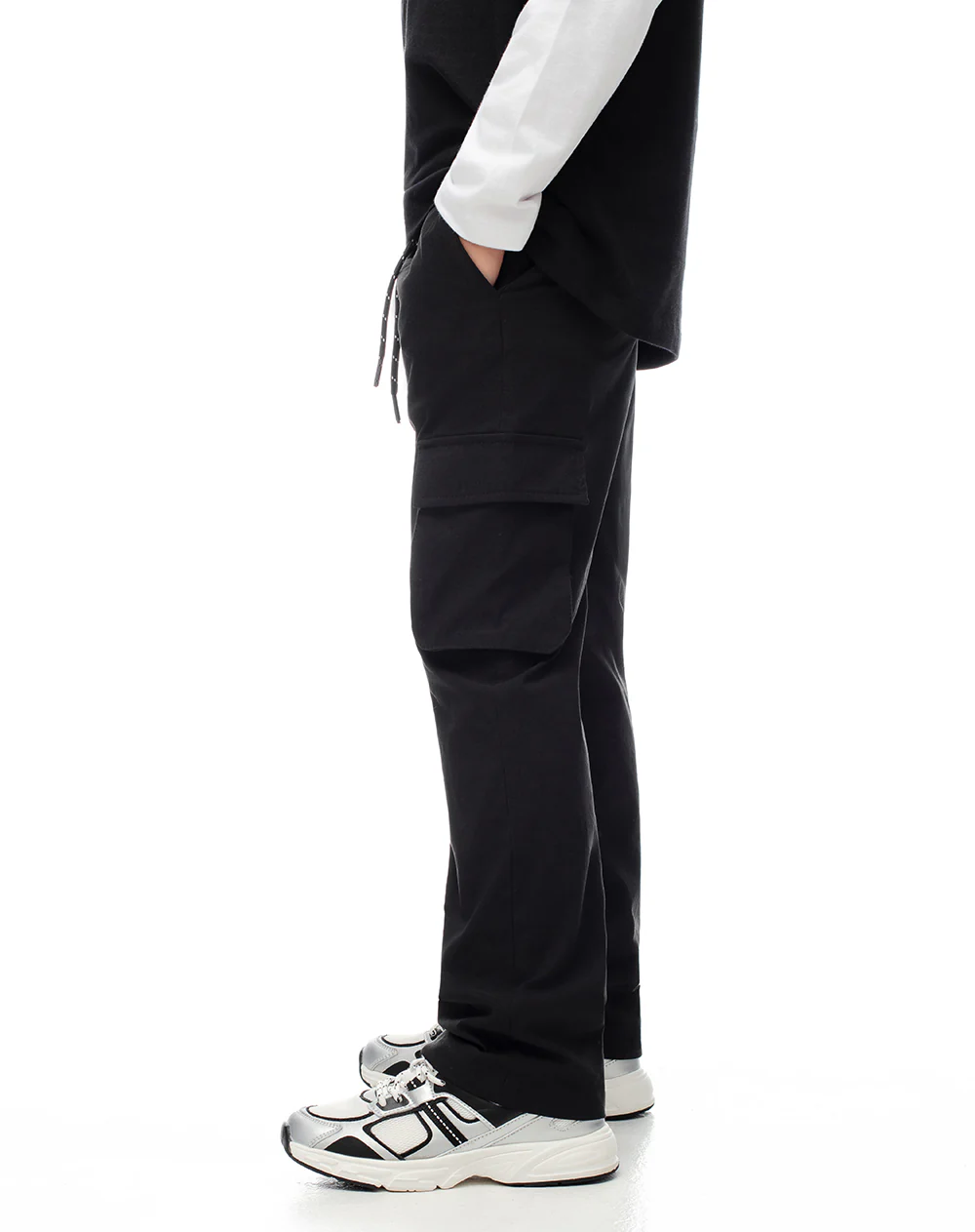 Pantalón tipo cargo negro niño - Image 5